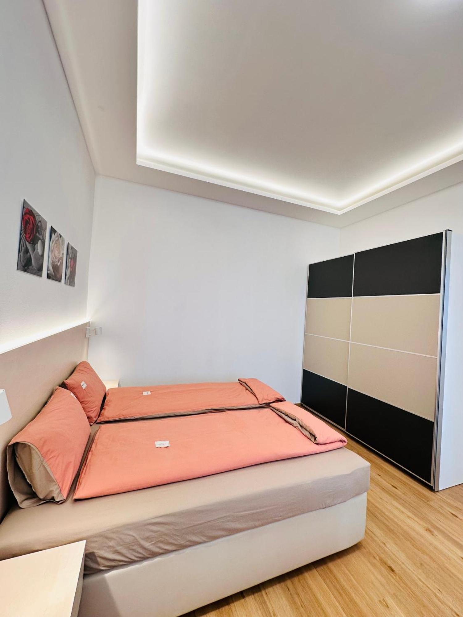 Old Town Apartment *
